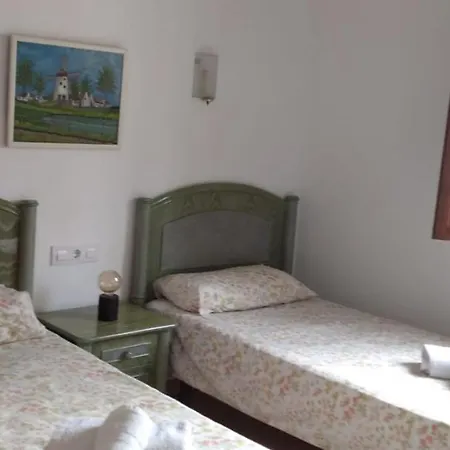 Alhambra - Dale A Tu Familia Vacaciones Y El Descanso Que Se Merecen *